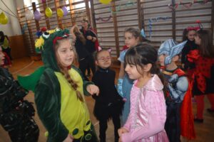 FARSANG AZ ALSÓ TAGOZATON